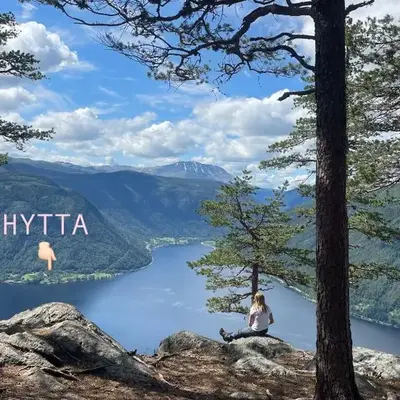 Stor hytte med 4 soverom og panoramautsikt over Tinnsjøen ved Rjukan og Gaustatoppen