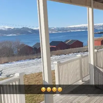 Hus ved sjøen