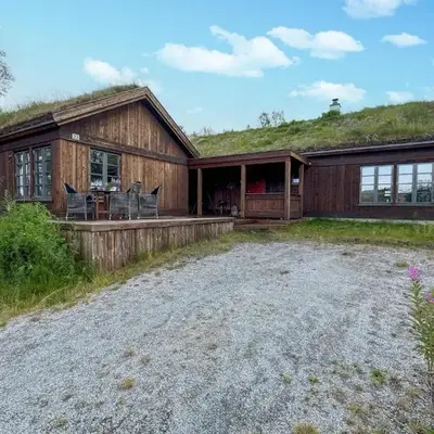 4 Bedroom Gorgeous Home In Rauland
