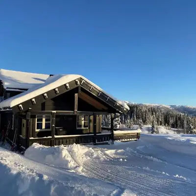 Flott hytte på Voss midt i skiløypen