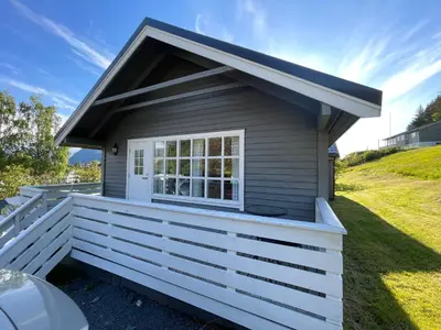 Gallery image of Hytte Nr 1 in Selje