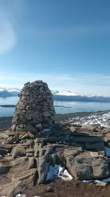 a pile of rocks on top of a mountain at Sentralt, kort vei til byens fasiliteter in Molde