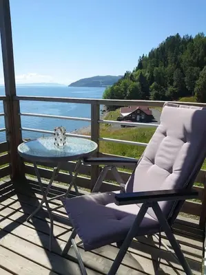 Gallery image of Litj-stua - innholdsrikt minihus med stor utsikt in Røstad