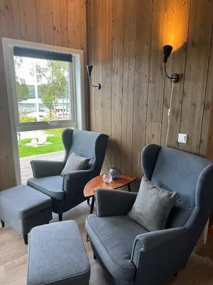 Gallery image of Luxuriøs sjøhytte med panoramautsikt in Råk