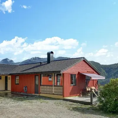 3 Bedroom Nice Home In Florø
