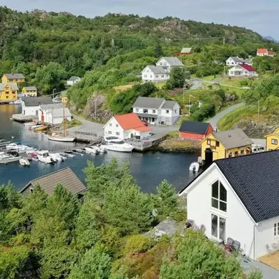 Charming Cottage At The Edge Of The Sea