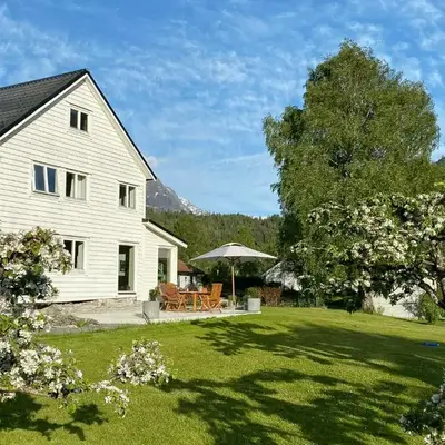 Charming House In Loen