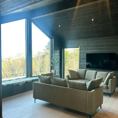 Idyllic Cabin With Panoramic Mountain Views