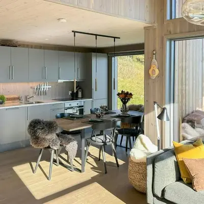 Architect Designed Cabin With Panoramic Views