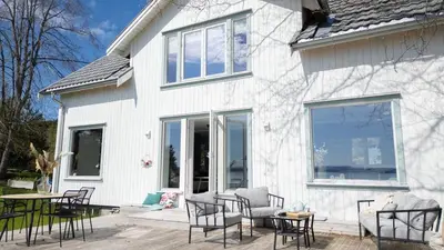 Gallery image of Lovely sea view in modern family house! in Steinkjer