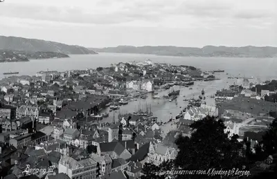 a black and white photo of a city next to the water at DINBNB Apartments l 100m to Bryggen l Pet Friendly l Sleeps 4 l Smart-TV in Bergen