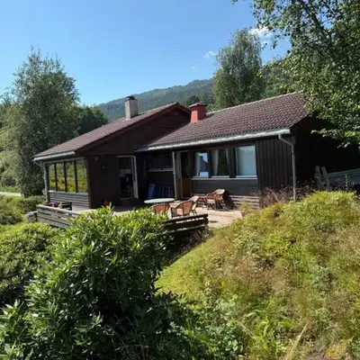 4 bedroom room House in Beautiful Strandebarm