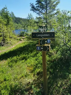 a street sign on the side of a trail at Family Cabin With Annexe In Haglebu in Eggedal