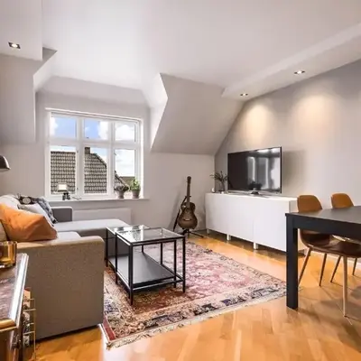 Bright Top-Floor Apartment with Sea View