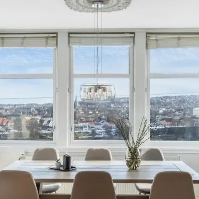 Stor 3-roms leilighet med utsikt