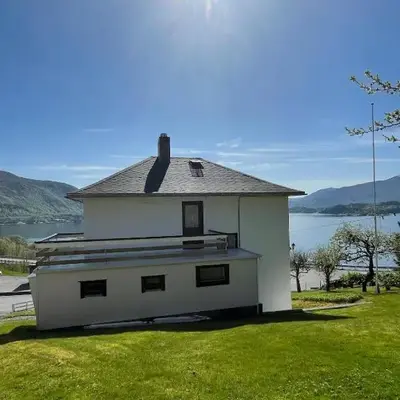 Retro hus med fin beliggenhet