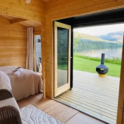 Unique and romantic Lakeside Experience