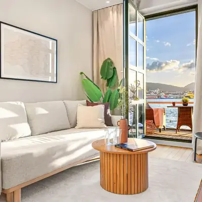 Heimby Homes - Seaside Balcony Stay