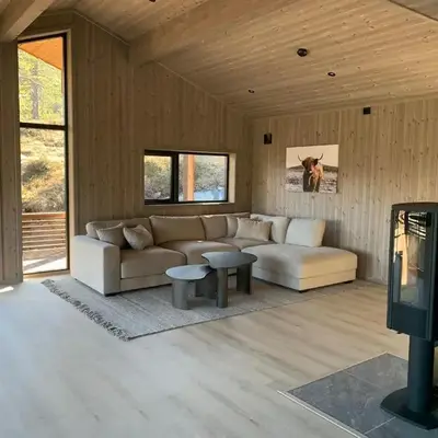 Moderne og romslig familiehytte i Stryn