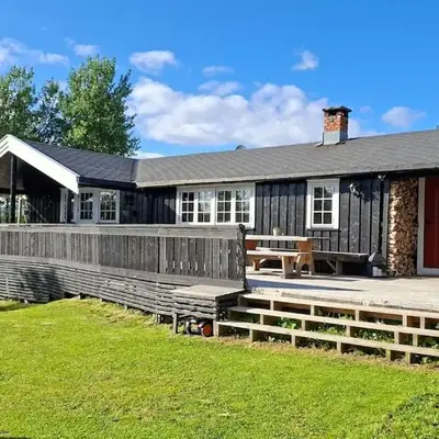 Trivelig hytte med innlagt strøm og vann Perfekt for familietur Bilveg helt frem