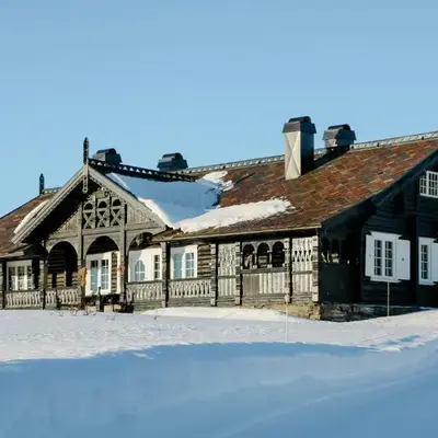 Historic Hunting Lodge By Lake Øyangen