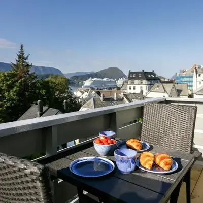 Fjord Vista - Top floor apartment in Ålesund