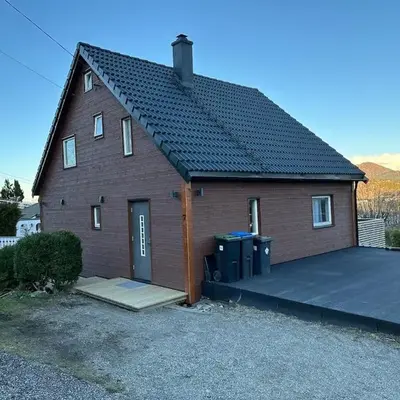 Cozy house with a sea view