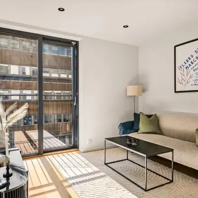 Downtown Modern Apartment - Two Bedrooms!