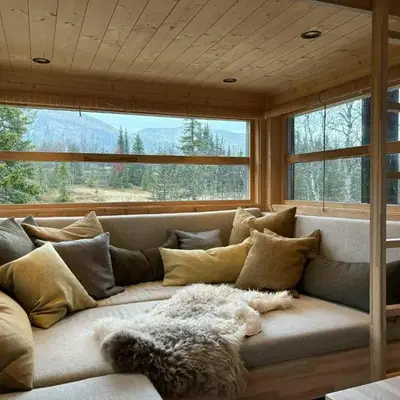 Ål Cabin With Views Of Marshland And Mountains