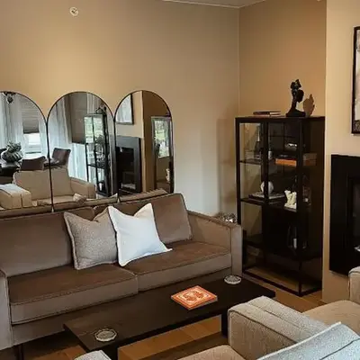 Stylish home near airport