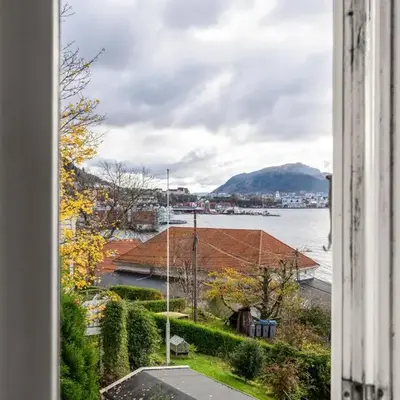 Bergen Villa - Charming 3 Bedroom with Views!