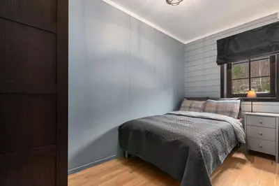 a bedroom with a bed and a window at Norefri - Norefjell in Noresund