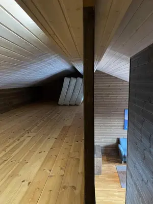 a room with a wooden floor and a ceiling at Stranda Fjellgrend 3 bedrooms - 29C in Stranda