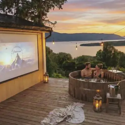 Romantic Getaway Hot Tub
