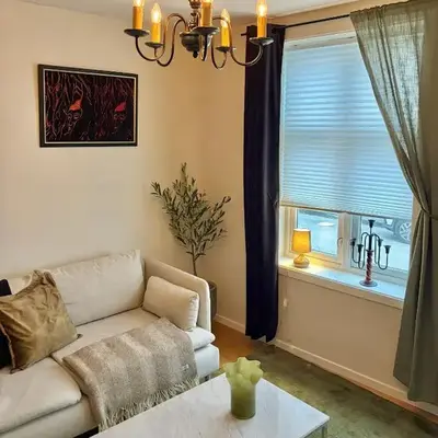 2 bedroom apartment historical downtown by the sea