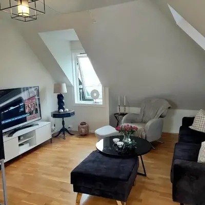 Topp floor apartment with one bedroom & a loft