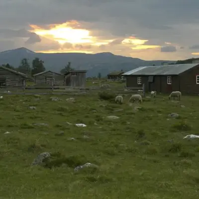 Sits in the middle of Reinheimen and Dovrefjell Rondane