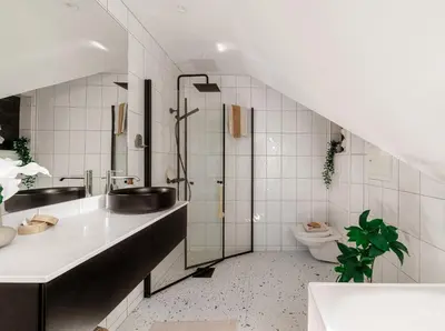 a bathroom with a shower and a sink and a toilet at Top Appartment in Bergen in Bergen