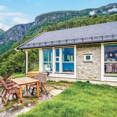 4 Bedroom Stunning Home In Skjolden