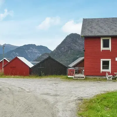 4 person holiday home in Måndalen