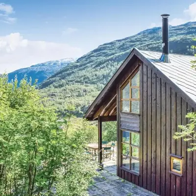 Four-Bedroom Holiday Home In Roldal