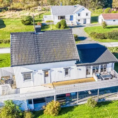 5 Bedroom Gorgeous Home In Fjørtoft