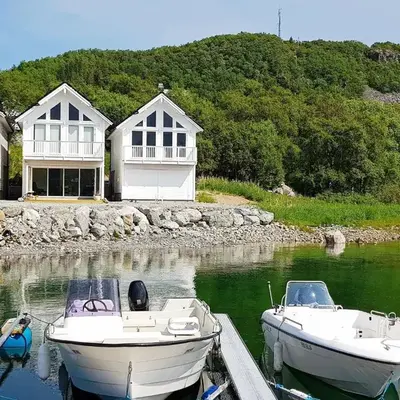 10 person holiday home in Brattvåg