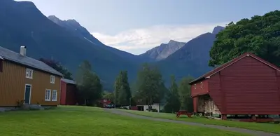 Gallery image of Lensmansgarden Marteinsgarden in Innfjorden