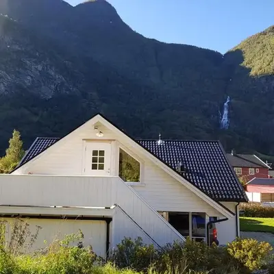 Bright and cozy apartment 1.5km from city centre