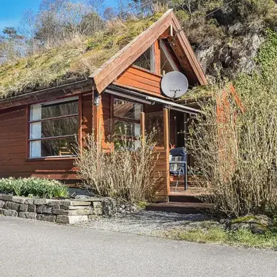 Stunning Home In Os With Kitchen