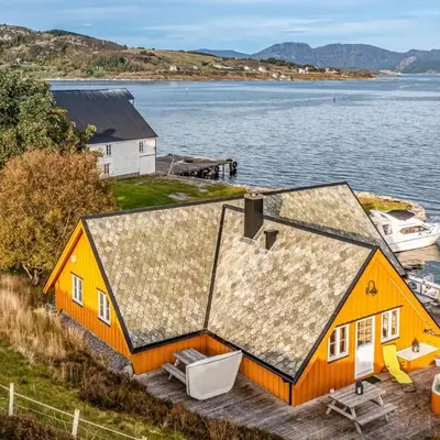 Beach Front Home In Kvamsøy