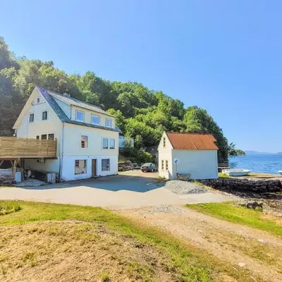 Nice Home In Fitjar With House Sea View