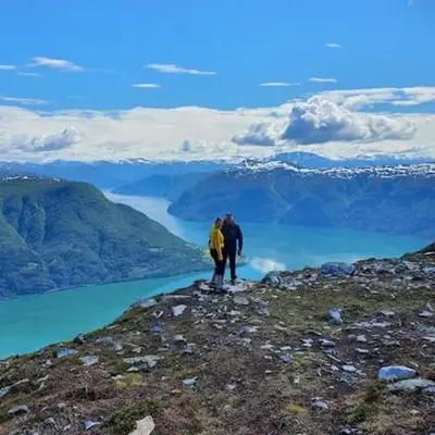 Molden 2-fjellutsikt og jacuzzi tilgang.